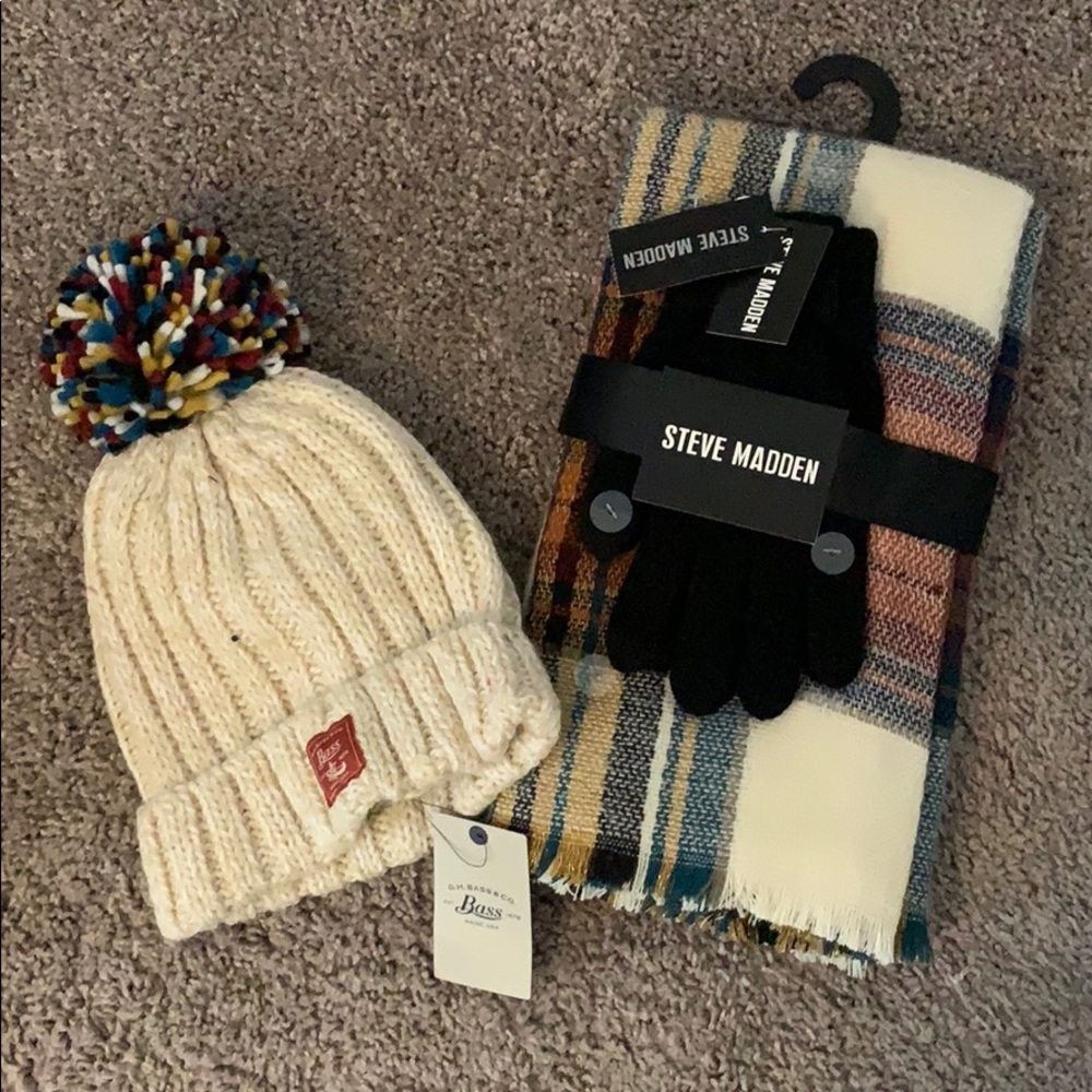 Women’s Hat, Gloves & Scarf Set